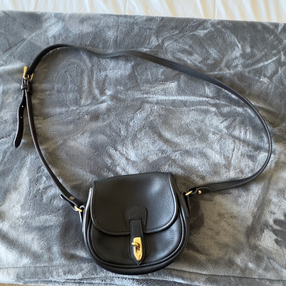 Dooney and Bourke crossbody bag